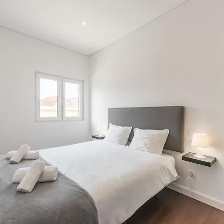 בית נופש Guestready - Spacious Modern In Porto וילה נובה דה גאיה