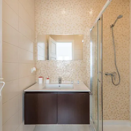 בית נופש Guestready - Spacious Modern In Porto וילה נובה דה גאיה