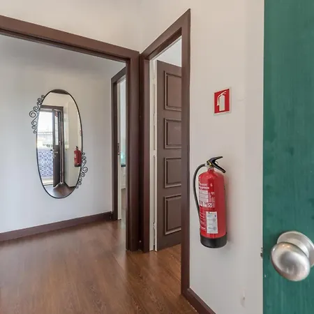 בית נופש Guestready - Spacious Modern In Porto