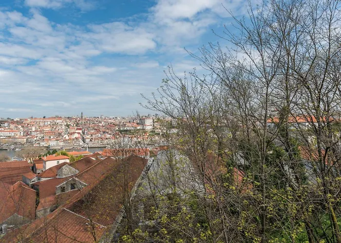 Guestready - Spacious Modern Stay In Porto Ferienhaus