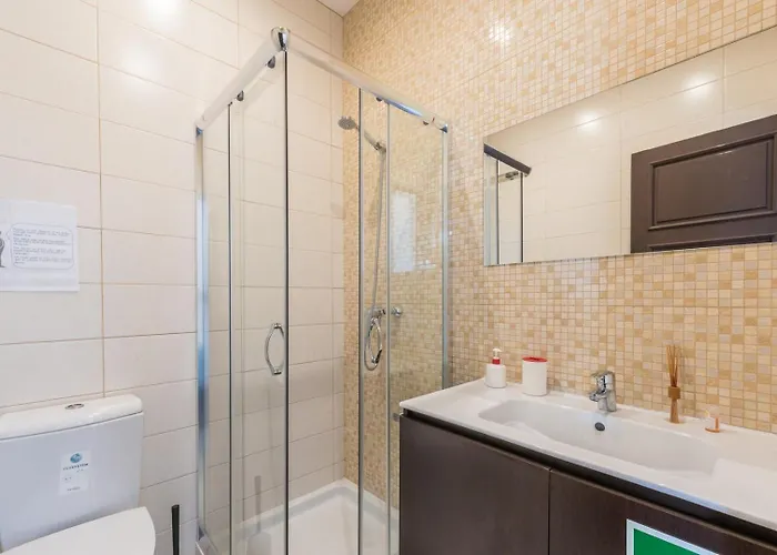 Ferienhaus Guestready - Spacious Modern Stay In Porto