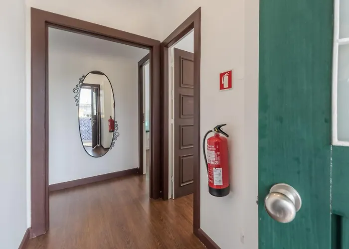 Ferienhaus Guestready - Spacious Modern Stay In Porto